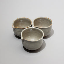 Load image into Gallery viewer, Asahiyaki<br>Katakuchi tea bowl
